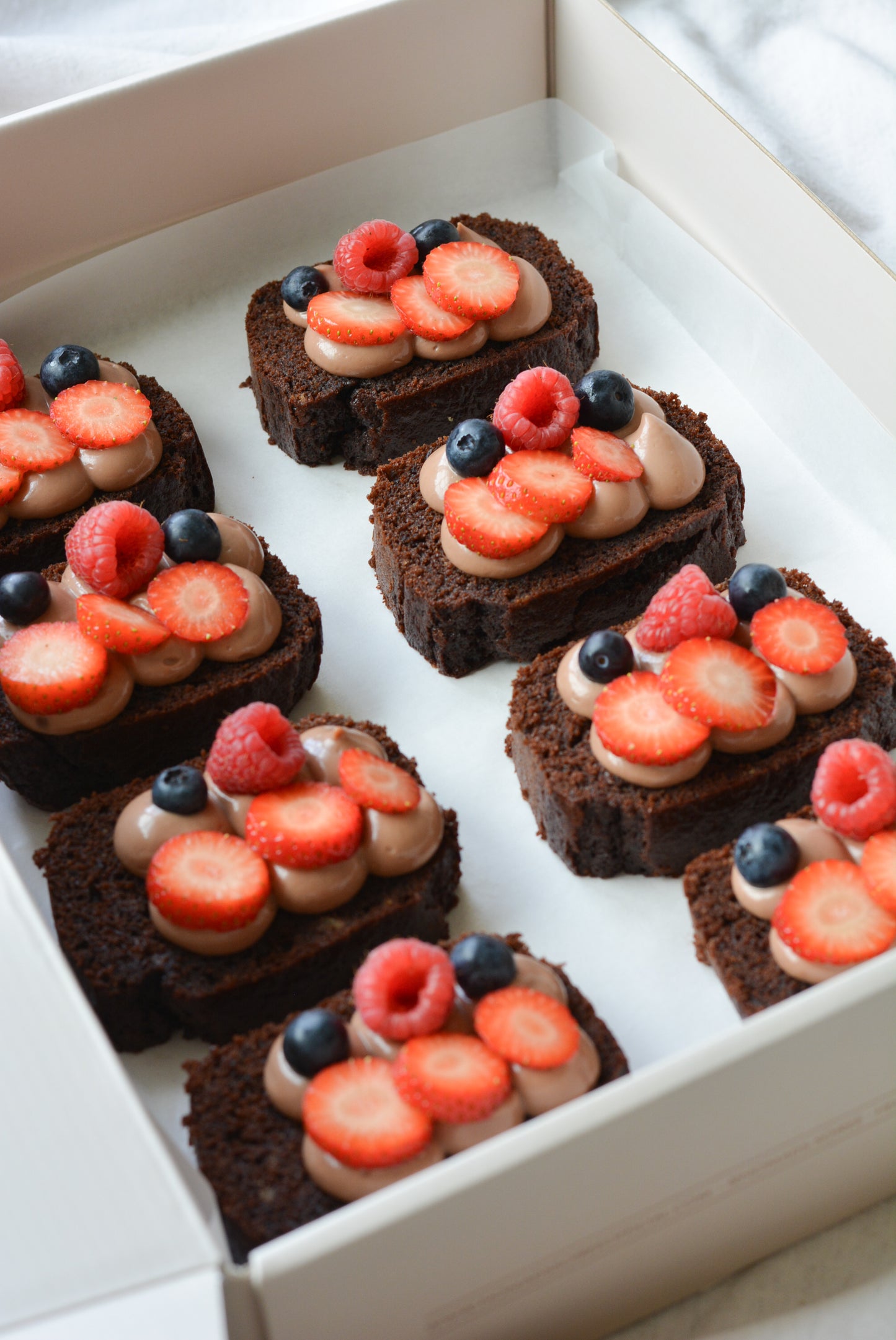 Classic Chocolate Berry Loaf Box
